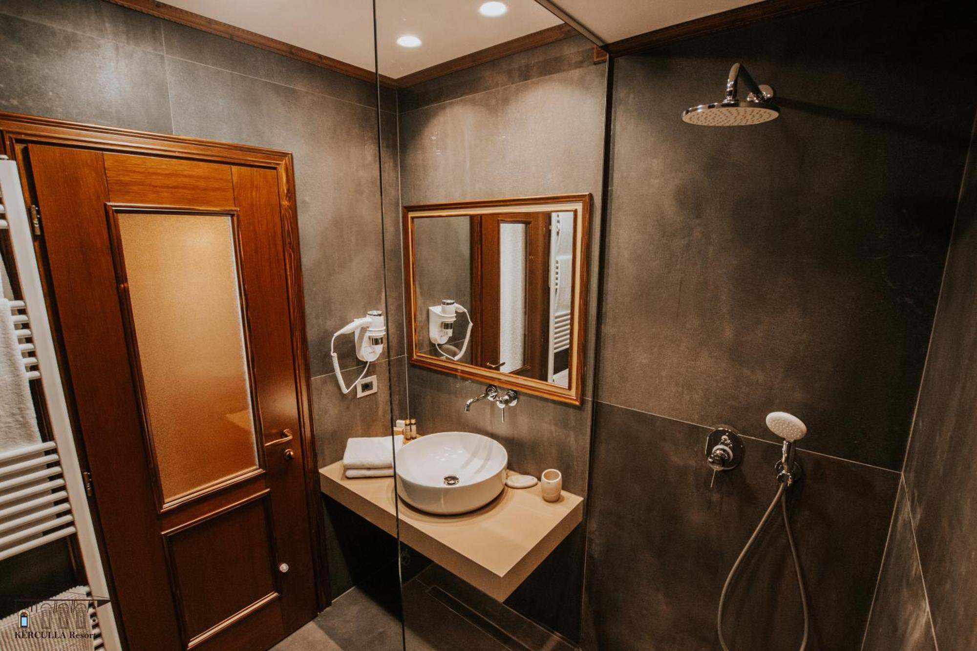 Kerculla Resort Gjirokastër 外观 照片